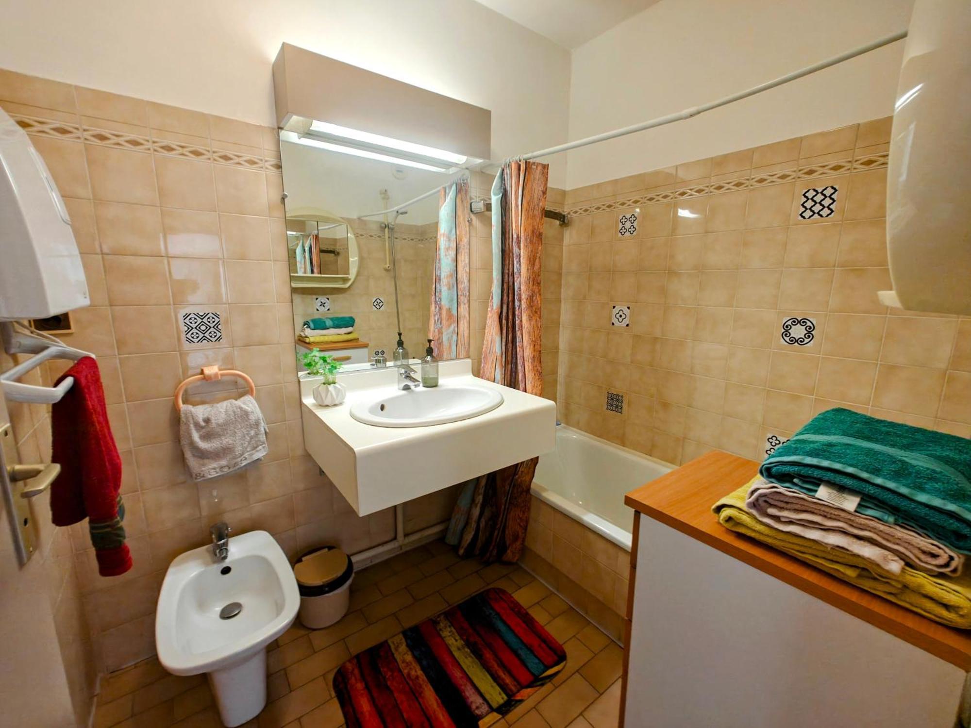 2 Bedroom Flat With Terrasse & Car-Park Nice Ouest Exteriör bild